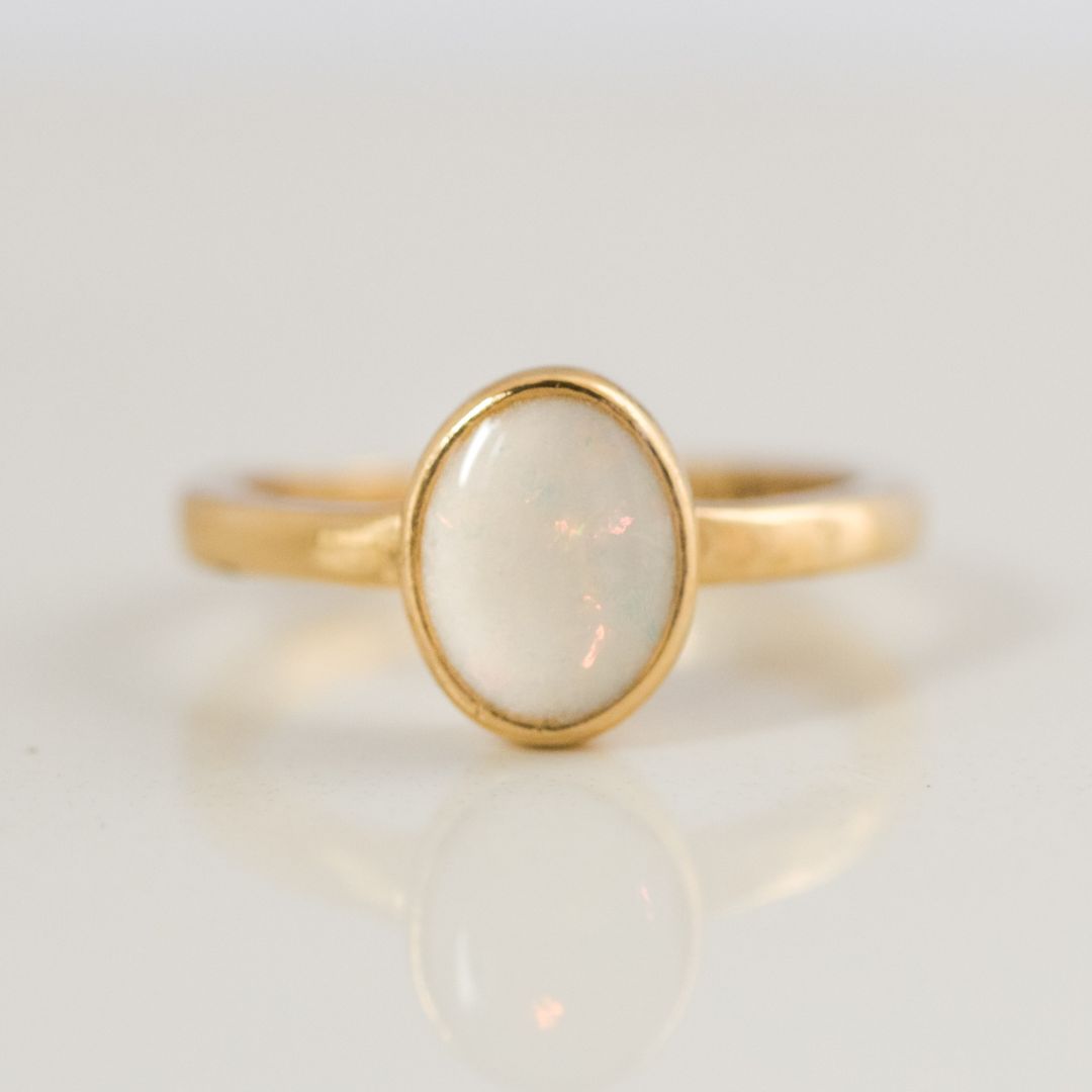 Aura Oval Ring